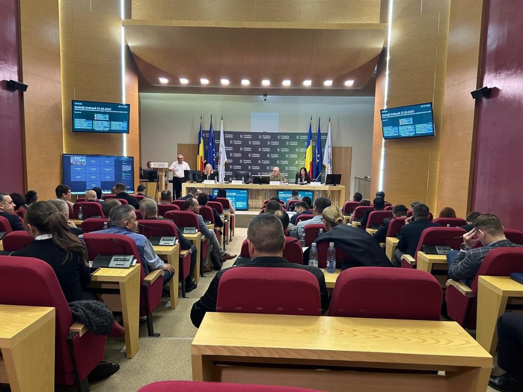 USR București avertizează cu privire la posibile blocaje în ședința CGMB Bucureștiul riscă să se confrunte cu o blocare a activității Consiliului General al Municipiului București (CGMB) din cauza posibilelor absențe ale consilierilor PSD, PUSL și AUR, potrivit unui avertisment lansat de USR București