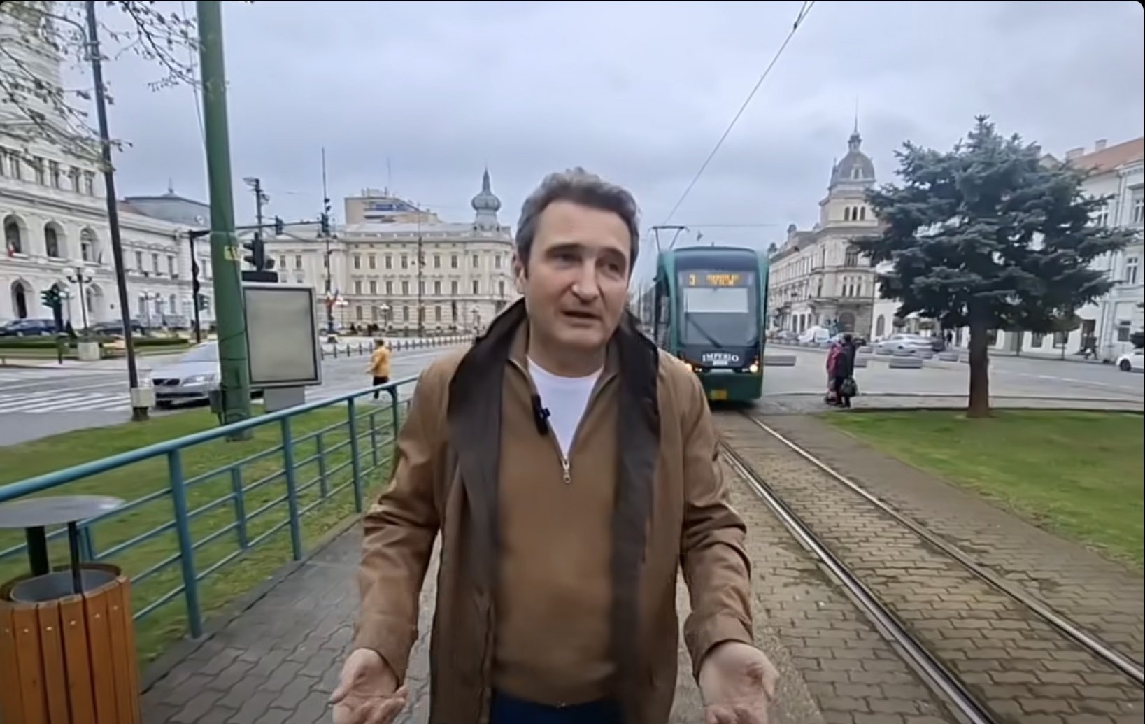 Arad: Biletul de 1 leu, soluție pentru transportul public în contextul scumpirii carburanților Primăria Arad va introduce un bilet de 1 leu, valabil 24 de ore, pentru toate mijloacele de transport în comun din municipiu