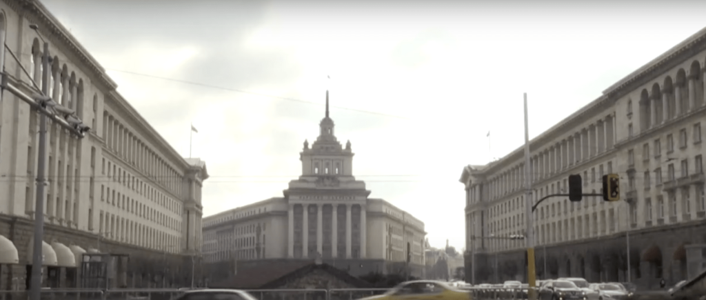 Bulgaria introduce o schemă de sprijin pentru industriile mari consumatoare de energie Bulgaria va deveni prima țară membră a Uniunii Europene care implementează un program de ajutor dedicat industriilor cu un consum ridicat de energie