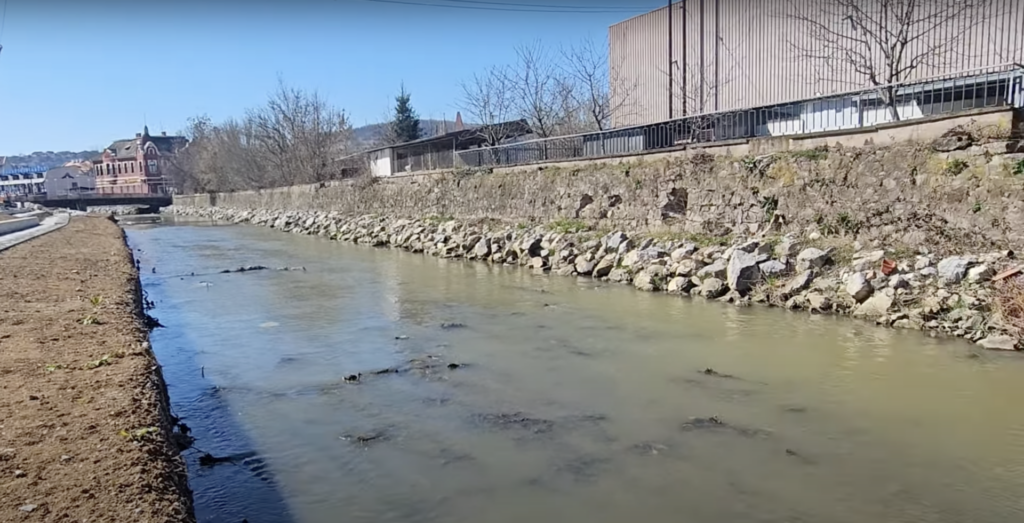 Lucrările de amenajare a Văii Secătura încep în Peștiș, județul Bihor Administrația Bazinală de Apă (ABA) Crișuri a demarat, joi, lucrările de amenajare a Văii Secătura, în localitatea Peștiș, componentă a orașului Aleșd, județul Bihor