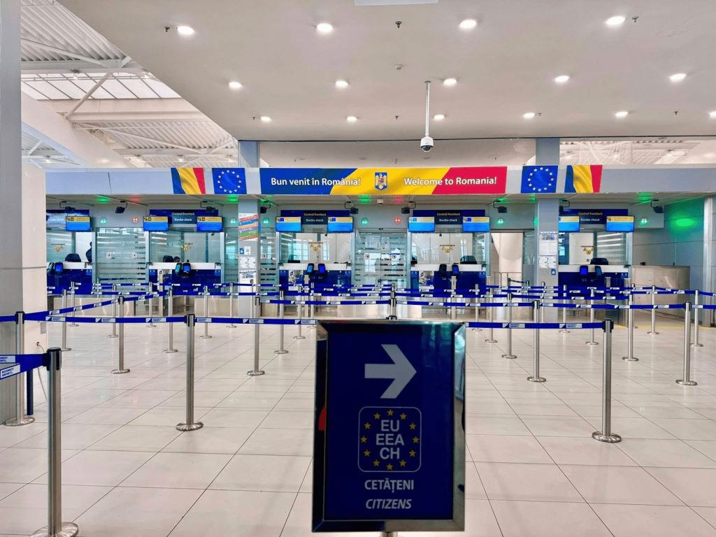 Haos și panică în Dubai: românii, prinși în criza zborurilor și a prețurilor Situația din Dubai devine tot mai complicată pentru românii aflați în zonă, cu zboruri anulate, prețuri la bilete care fluctuează dramatic și o atmosferă tensionată pe fondul instabilității regionale