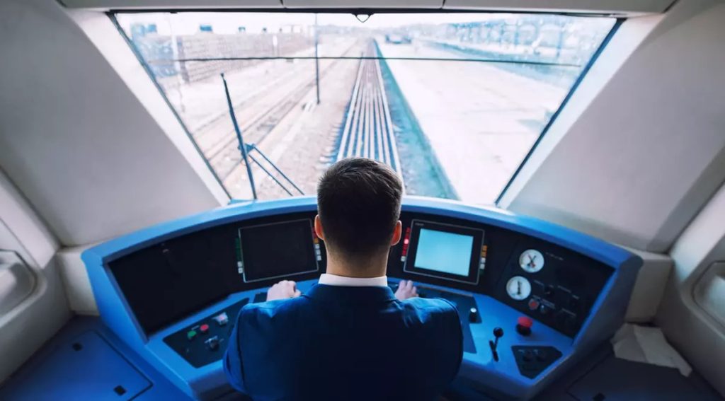 Cursuri mecanic de locomotivă: Costuri și salarii la CFR