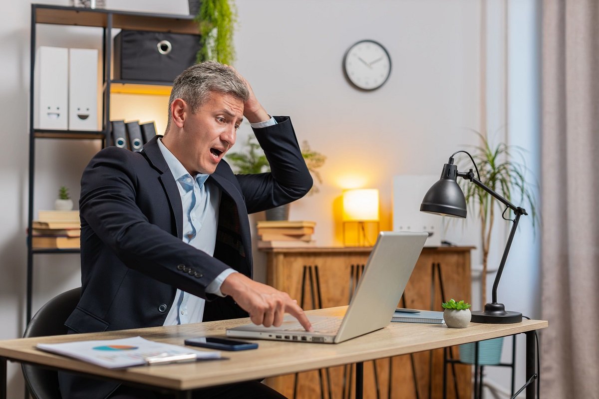 Reacții ironice după ce un angajat a primit un bonus de 3 lei Un bonus de doar 3 lei primit de un angajat al unei companii a stârnit un val de glume și ironii pe rețelele de socializare