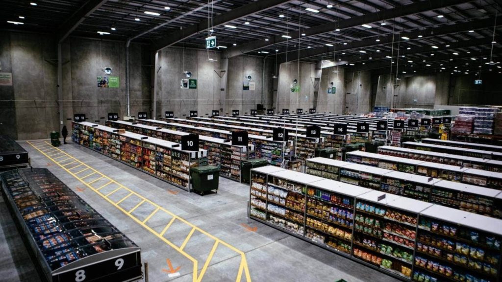 Freshful, primul hipermarket 100% online din România, își extinde operațiunile prin conceptul de „dark store” și promite livrare în 30 de minute Piața de cumpărături online din România se află într-o continuă dezvoltare, iar cererea pentru livrări rapide crește constant