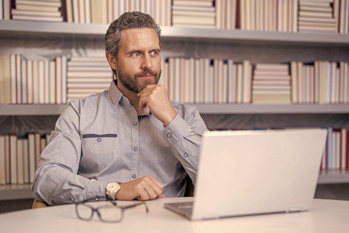 PFA-urile riscă amenzi uriașe dacă sunt tratate ca angajați: Cine plătește și ce se întâmplă cu taxele Autoritățile fiscale din România pot recalifica un contract de prestări servicii ca fiind un contract de muncă, cu implicații financiare majore pentru ambele părți implicate