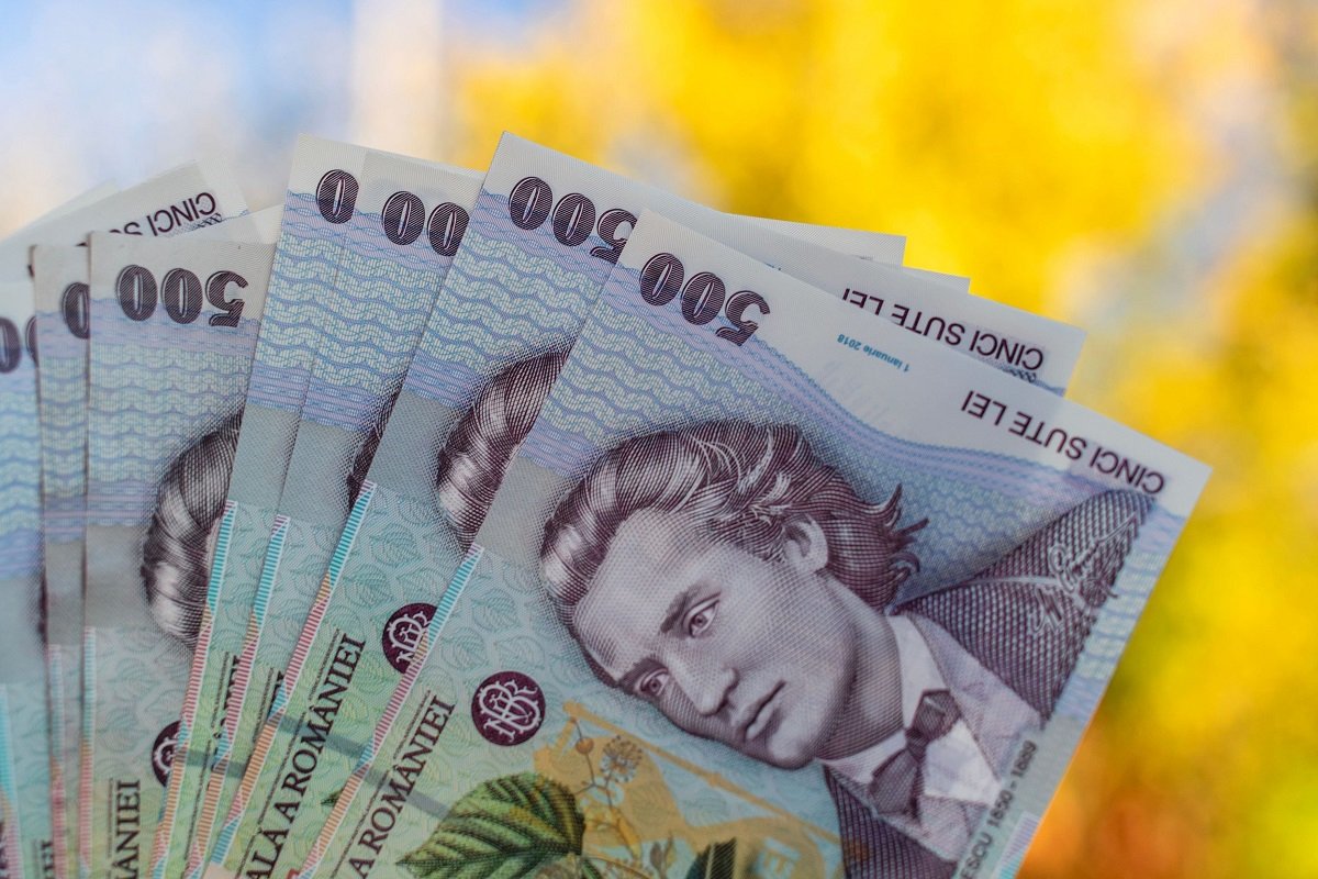 STB reduce salariile și disponibilizează angajați pentru a face față datoriilor Societatea de Transport București (STB) se confruntă cu dificultăți financiare majore și a anunțat măsuri radicale pentru a reduce costurile
