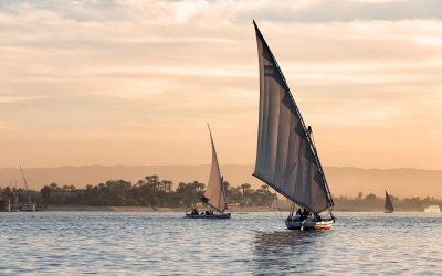 Românii, cu ochii pe vacanțe: Cum se adaptează turiștii la noile realități Conflictul din Orientul Mijlociu a generat o undă de precauție în rândul turiștilor români, care, deși nu renunță la planurile de vacanță, au devenit mai atenți la destinațiile pe care le aleg