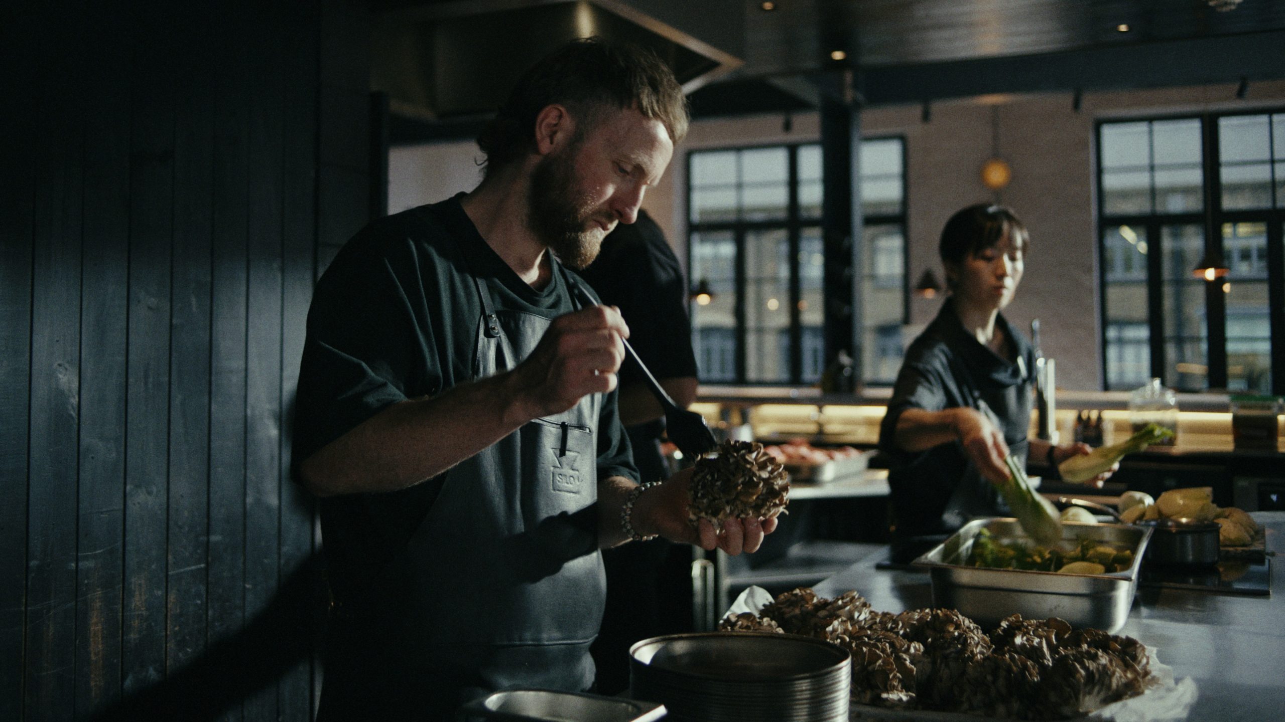 Un nou documentar investighează risipa alimentară, cu accent pe soluții inovatoare Un nou episod din seria „Change Drivers”, produs de Warner Bros