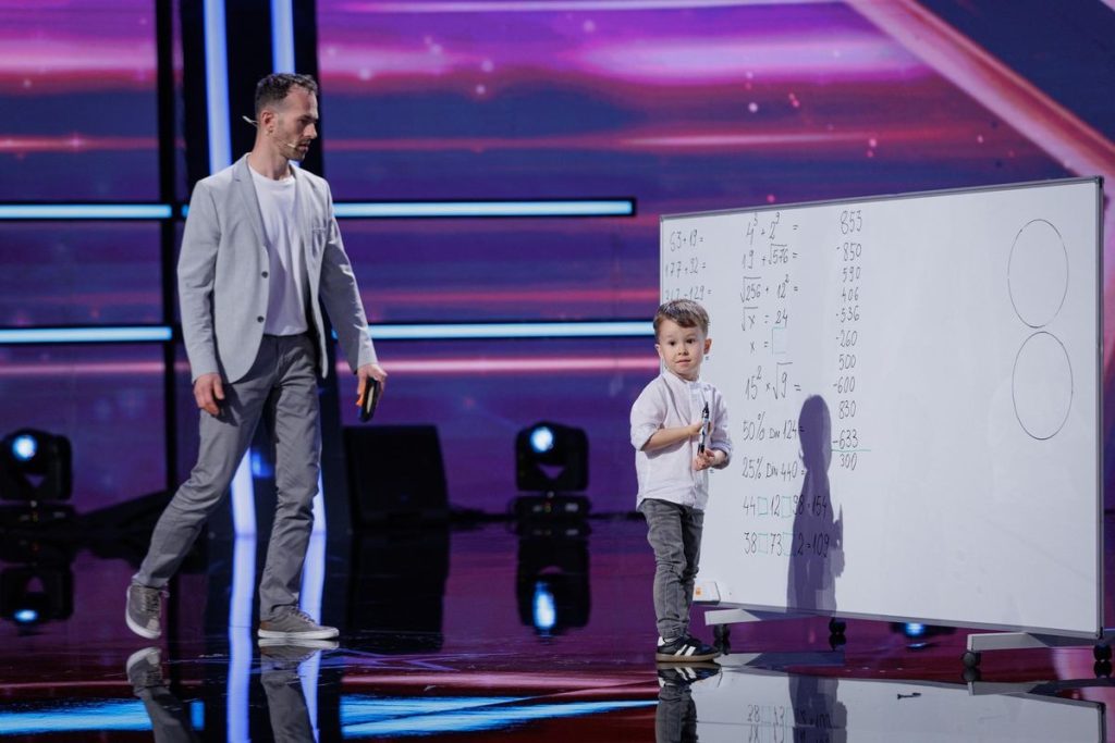 Albert Pascotescu, copilul minune de la Românii au talent