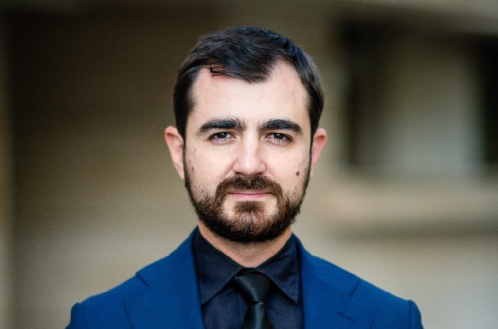 Năsui critică planul de asistență socială și propune reconfigurarea bugetară Deputatul USR Claudiu Năsui a criticat, luni, planurile privind pachetul de asistență socială, susținând că implementarea acestuia nu ar trebui să se facă prin creșterea deficitului bugetar