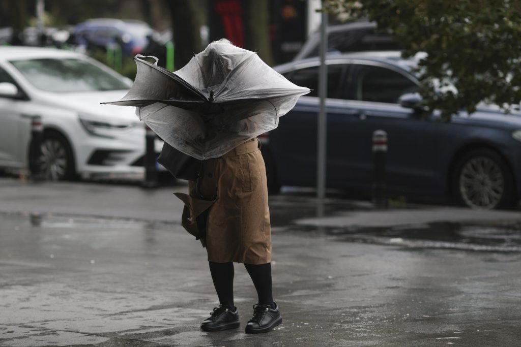 Cod galben de vreme rea: ANM a emis 3 alerte meteo azi