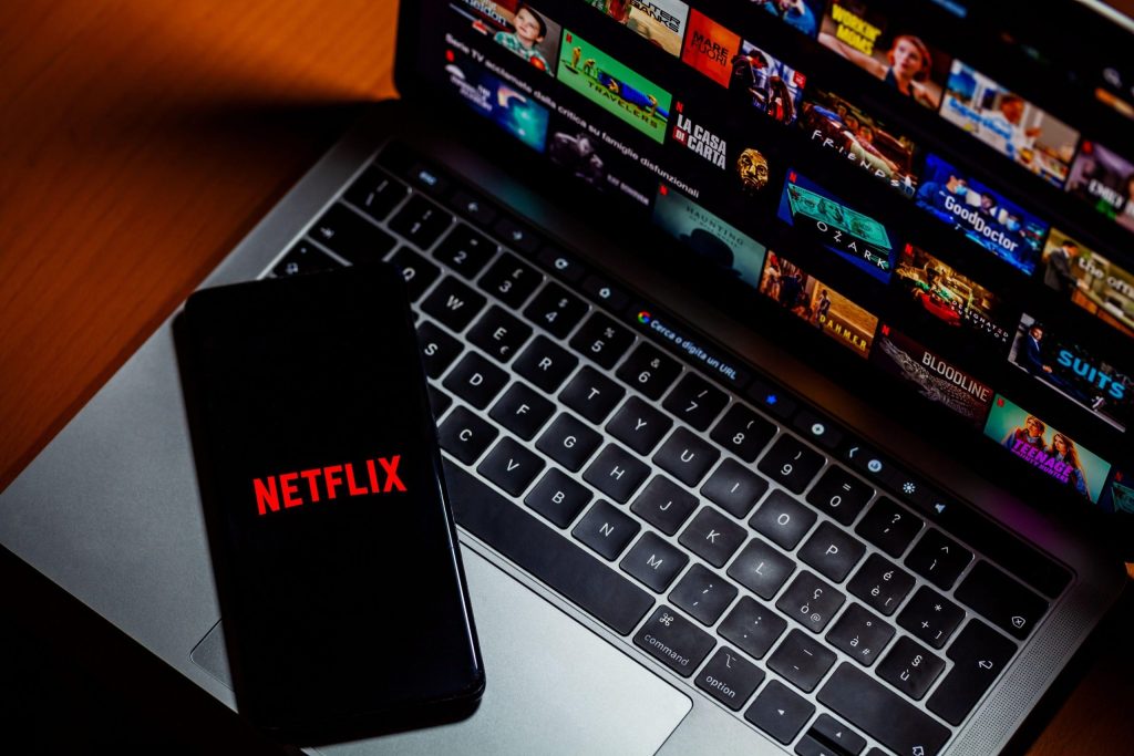 Parola nu mai ajunge: Cum securizezi conturile de streaming