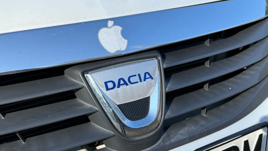 Cum identifici o Dacia second-hand care a fost taxi sau mașină de flotă O Dacia second-hand poate fi o opțiune atractivă pentru mulți șoferi români, însă este crucial să verifici atent istoricul și starea mașinii