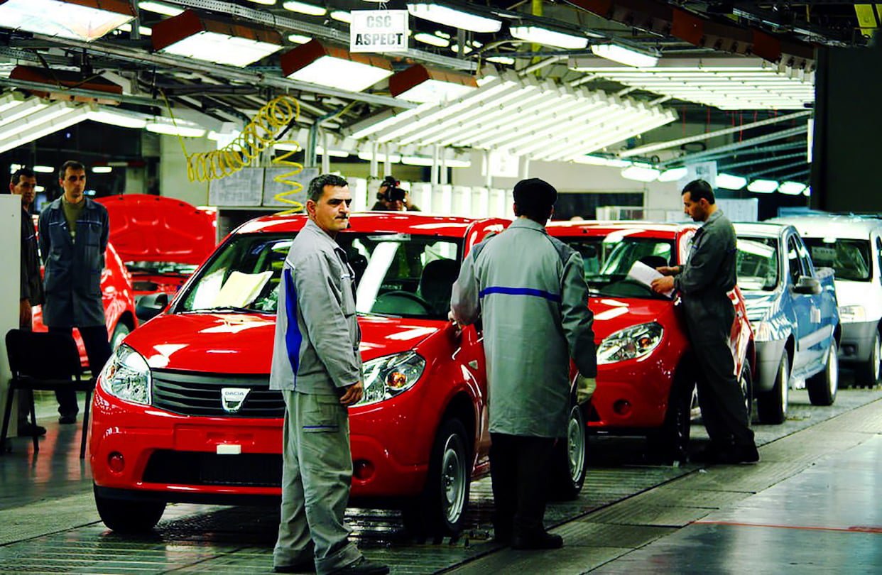Când e momentul să schimbi cureaua de distribuție la Dacia: Ghid practic pentru șoferii români Întreținerea corectă a autoturismului este crucială pentru siguranța și fiabilitatea acestuia, iar cureaua de distribuție reprezintă un element vital al motorului