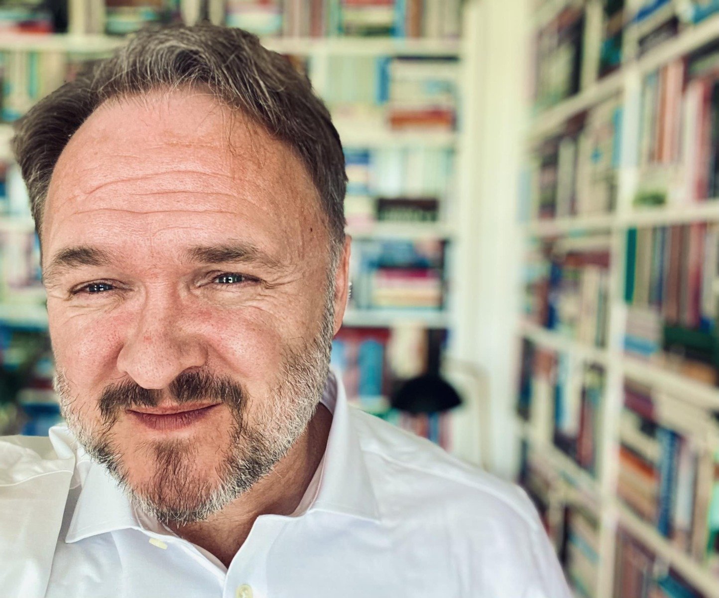 UE cere statelor membre să revizuiască țintele de stocare a gazelor naturale pentru iarna viitoare Comisia Europeană a adresat un apel statelor membre ale Uniunii Europene, solicitând revizuirea obiectivelor de completare a rezervelor de gaze naturale pentru iarna viitoare