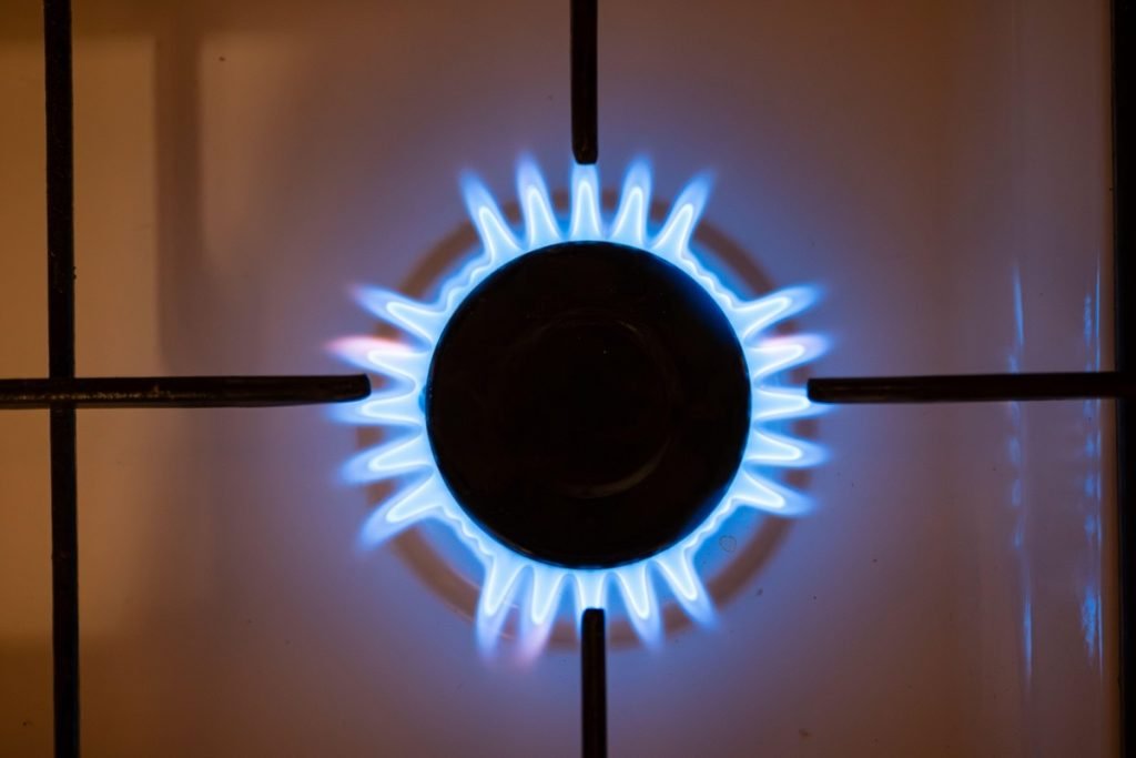 De ce s-au scumpit gazele în Europa: Fără legătură cu Ormuz