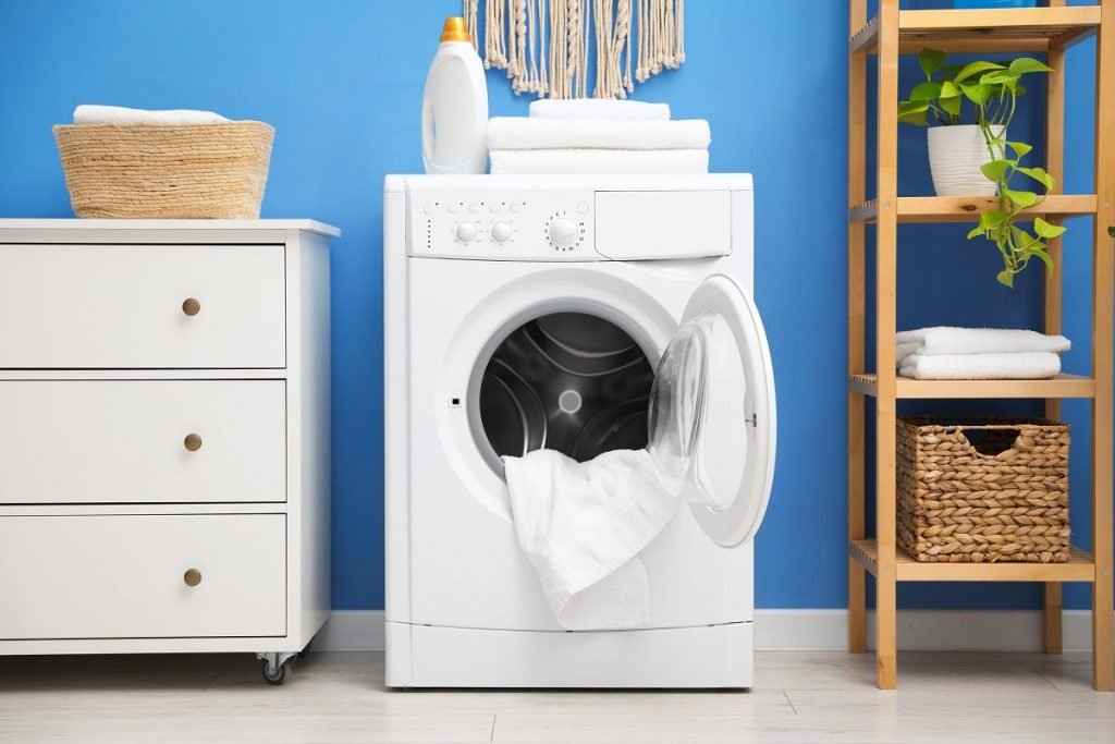 Oțetul, inamicul ascuns al mașinii de spălat: de ce ar trebui evitat Utilizarea oțetului pentru curățarea mașinii de spălat poate părea o soluție rapidă și ieftină, însă experții avertizează că, pe termen lung, aceasta poate genera probleme serioase