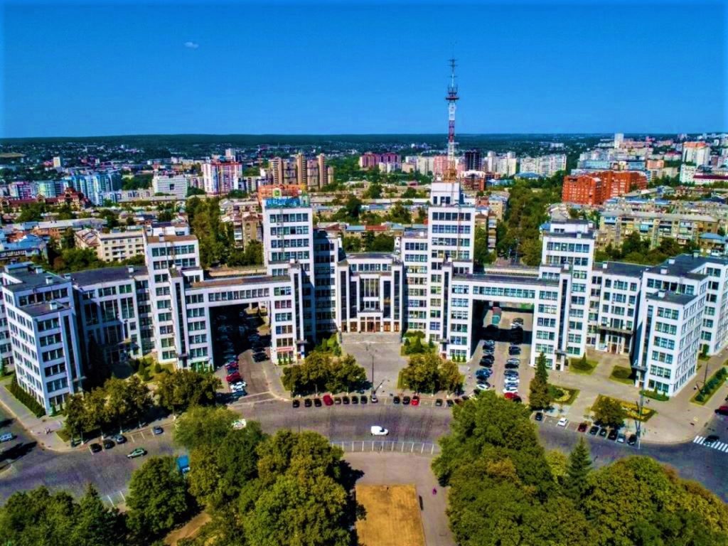 Alarme aeriene în Ucraina: Rusia lansează un nou val de atacuri Întregul teritoriu al Ucrainei, cu excepția regiunii Odesa, a fost vizat marți de alerte aeriene, pe fondul unor noi atacuri rusești