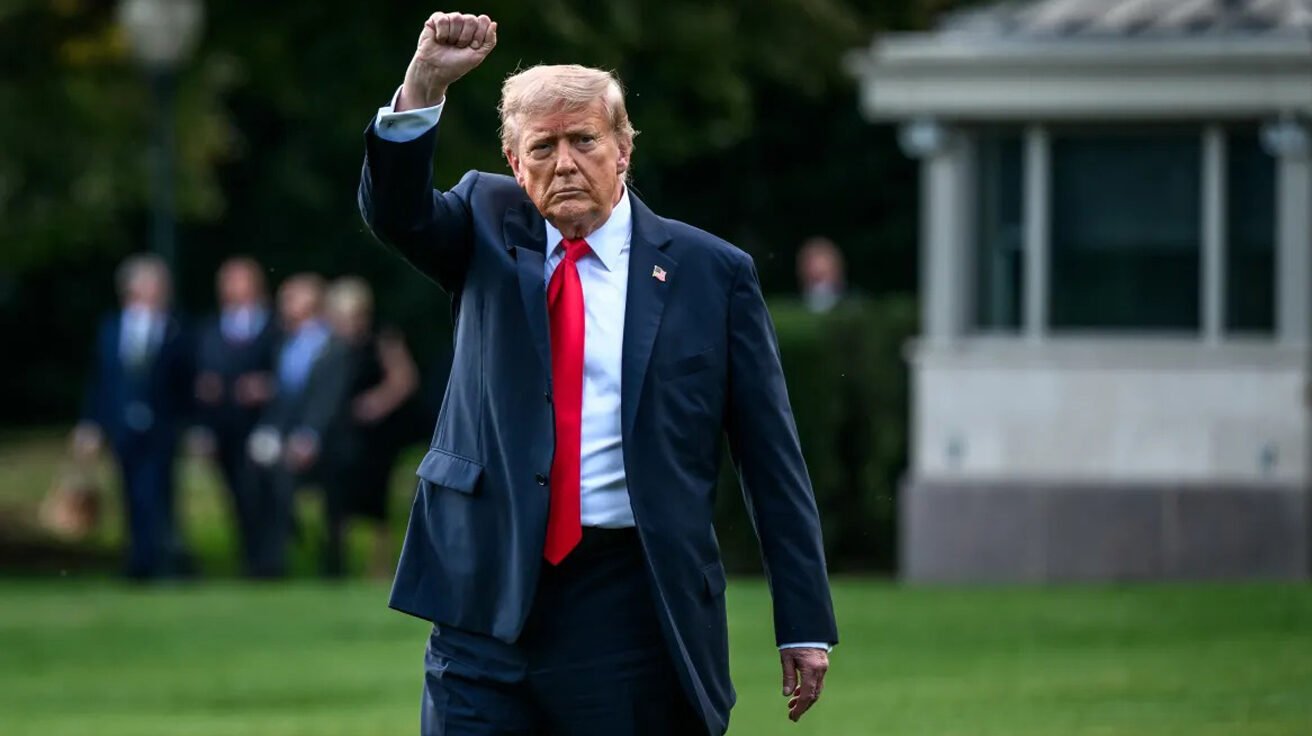 Trump își arată disponibilitatea de a negocia cu Iranul, în pofida tensiunilor militare Președintele american Donald Trump a declarat că este deschis negocierilor cu liderii iranieni, chiar în contextul intensificării conflictului militar