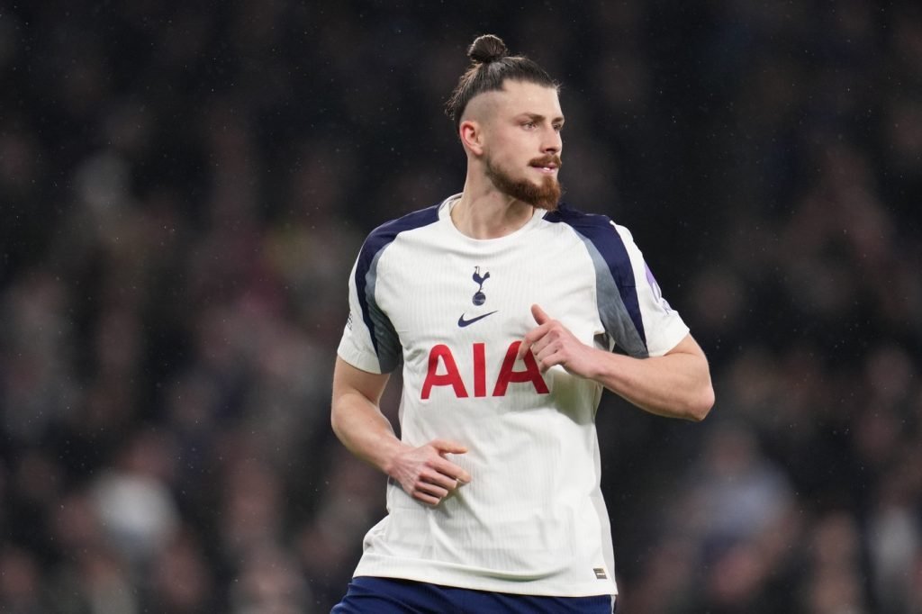 Drăgușin, scos din echipa lui Tottenham: Motivul șocant!