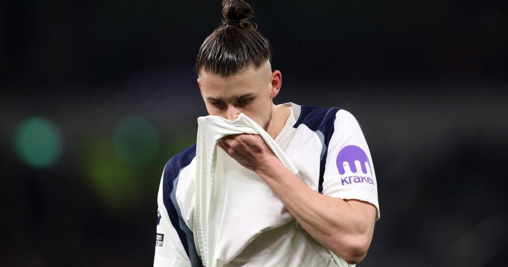 Drăgușin, suspendat! Apărarea lui Tottenham, în criză pentru următorul meci
