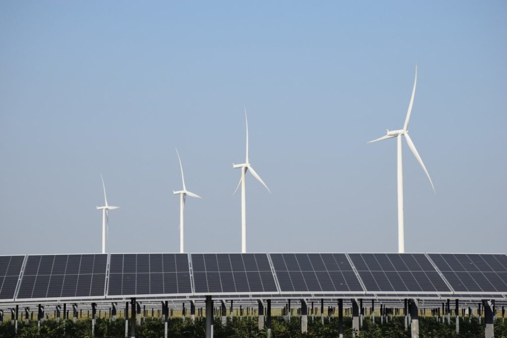 Piața Europeană de Energie, Testată de Tensiunile Geopolitice: Rezistență Surprinzătoare Piața europeană de electricitate traversează un moment crucial, fiind supusă primului test major de stres geopolitic de la criza energetică din 2022