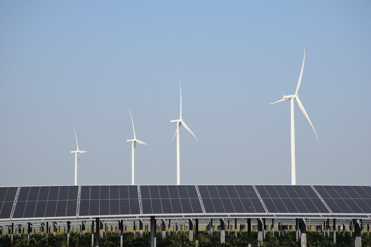 Piața Europeană de Energie, Testată de Tensiunile Geopolitice: Rezistență Surprinzătoare Piața europeană de electricitate traversează un moment crucial, fiind supusă primului test major de stres geopolitic de la criza energetică din 2022