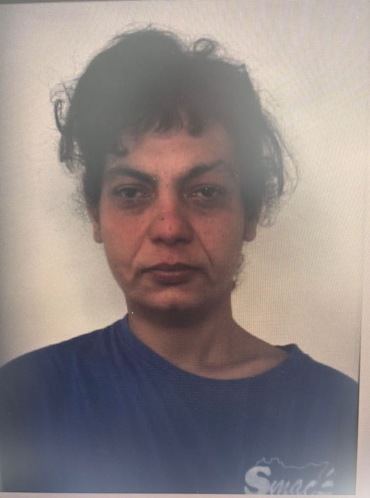 Autopsia confirmă moartea violentă a unei românce în Italia; victima a fost sfâșiată de câini O femeie de 36 de ani din România a fost găsită moartă în Catania, Italia, după ce a fost atacată și sfâșiată de câini, potrivit rezultatelor autopsiei