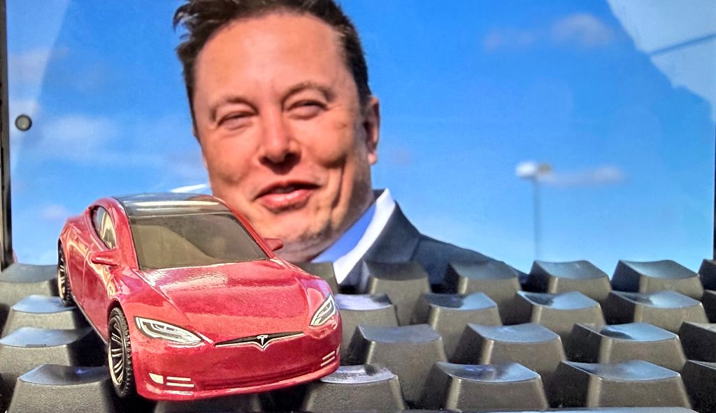 Tesla planează o fabrică de cipuri: Elon Musk vrea să controleze producția AI Elon Musk a dezvăluit planurile Tesla de a construi o fabrică uriașă de cipuri, numită „Terafab”