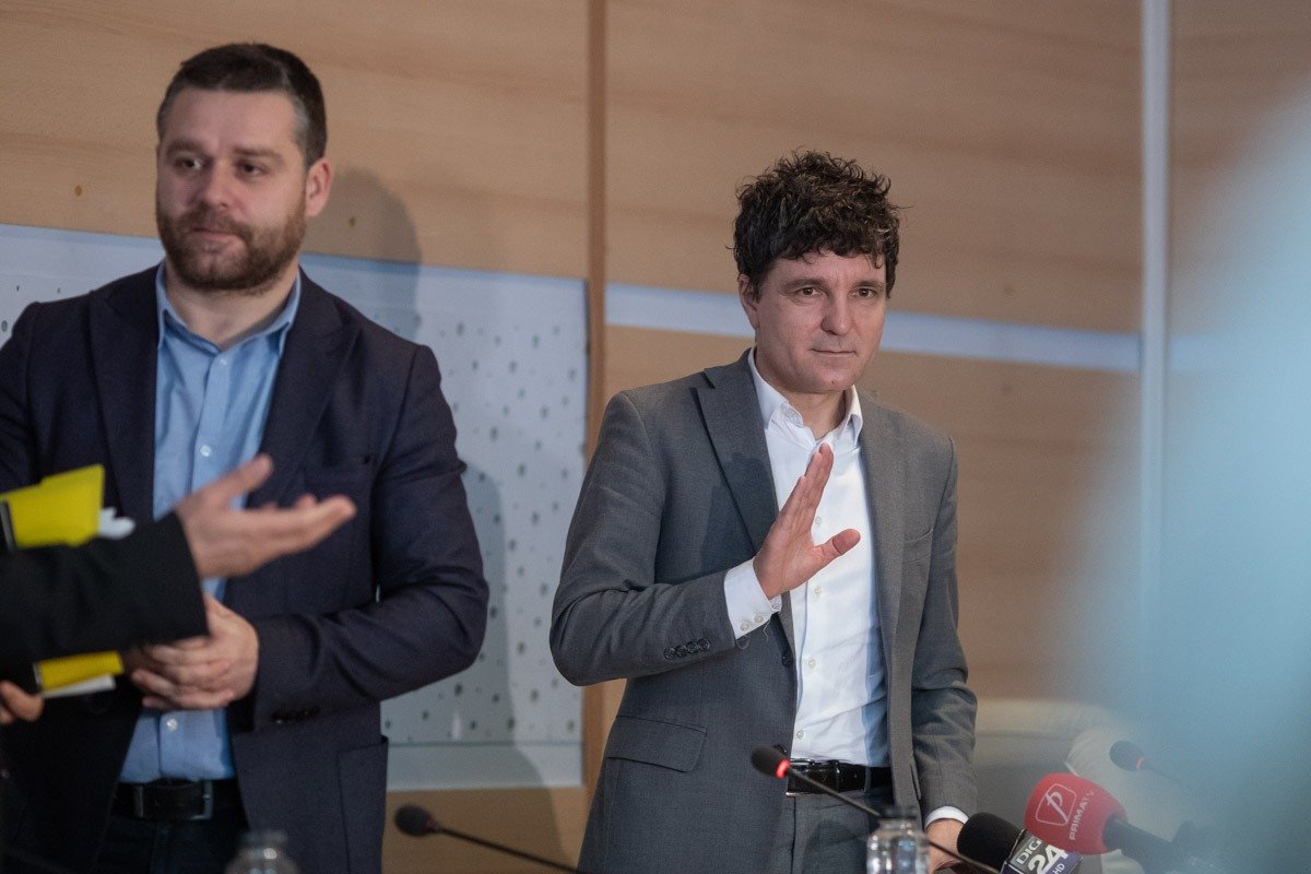 Ciucu își consolidează poziția la primăria capitalei, excludând o candidatură prezidențială Primarul general al Capitalei, Ciprian Ciucu, a clarificat sâmbătă că nu are în plan o candidatură la alegerile prezidențiale, cel puțin nu în viitorul apropiat