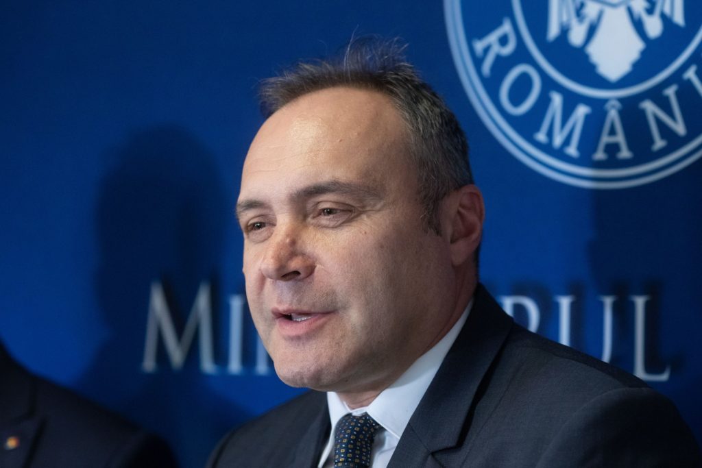 România, țara cu prețuri mari la combustibili: Măsurile guvernamentale, insuficiente România se confruntă cu prețuri ridicate la combustibili, situându-se pe primele locuri în Europa din perspectiva costurilor raportate la puterea de cumpărare