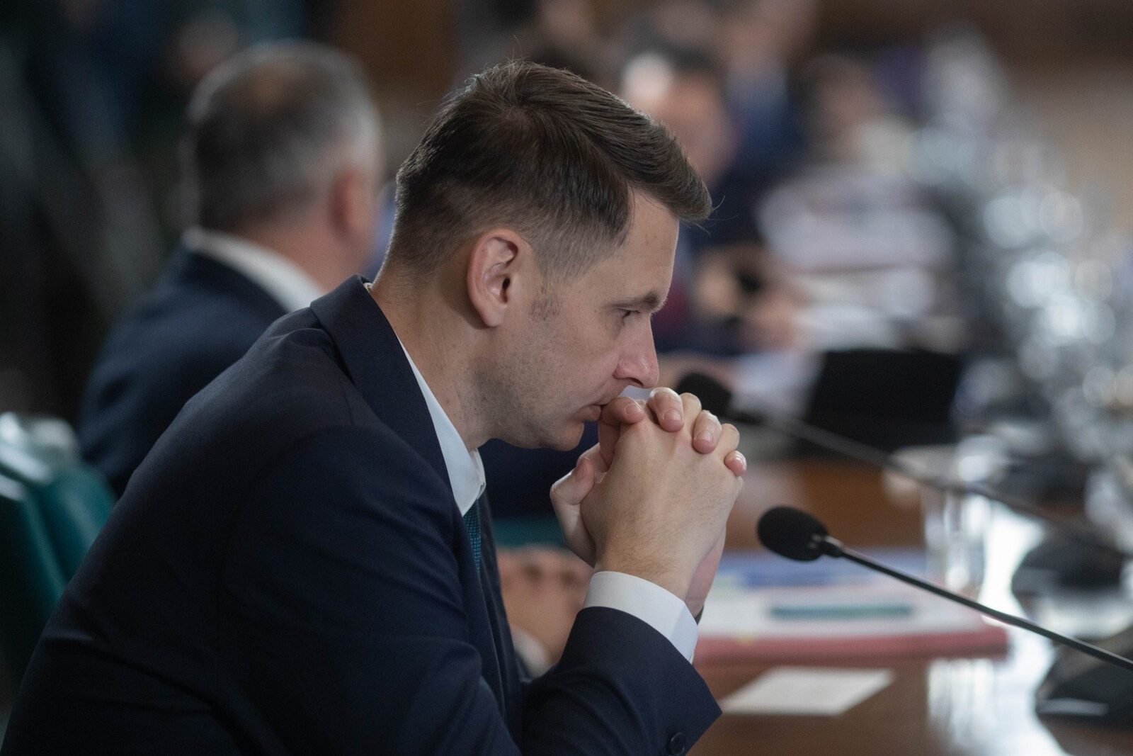 Abrudean (PNL): „Nu stabilește nici PSD, nici alt partid din coaliție” cine sunt miniștrii PNL Președintele Senatului, Mircea Abrudean (PNL), a reacționat luni la declarațiile lui Sorin Grindeanu, care a afirmat că majoritatea membrilor PSD susțin o posibilă remaniere guvernamentală, Punctul de vedere al PNL, după declarațiile lui Grindeanu Reacția lui Mircea Abrudean vine în urma unor tensiuni apărute în spațiul public referitoare la formula guvernamentală
