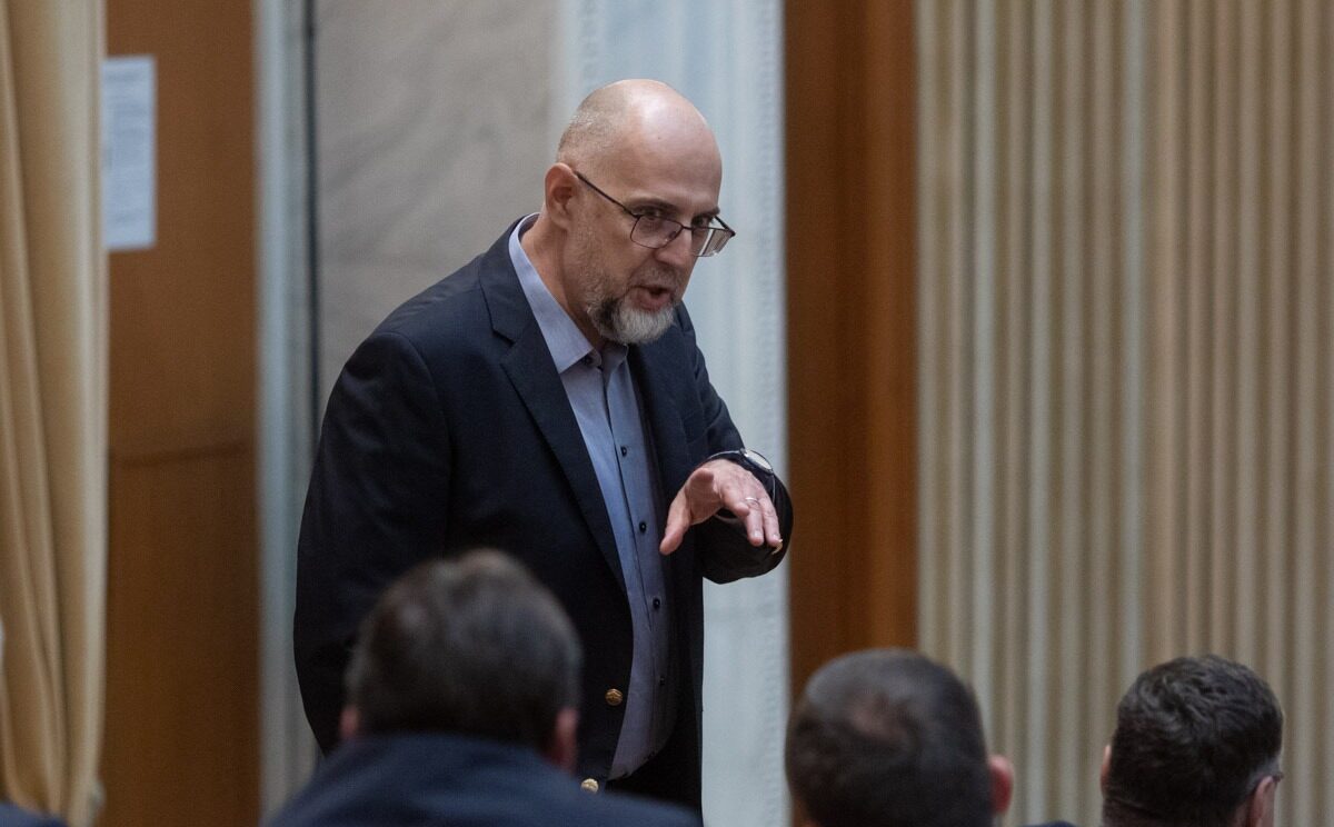 Kelemen Hunor exclude categoric un guvern minoritar susținut de aur Președintele UDMR, Kelemen Hunor, a respins ferm, miercuri, posibilitatea unui guvern minoritar format din PNL și USR, care ar fi sprijinit în Parlament de AUR