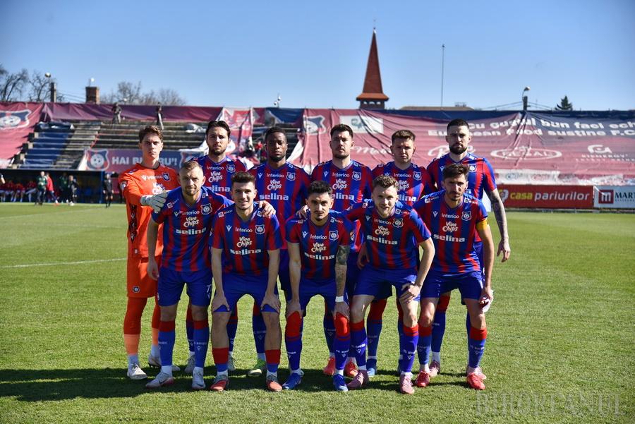 FC Bihor înfruntă Corvinul Hunedoara în derby-ul etapei din Liga 2 Sâmbătă, 14 martie, scena fotbalistică din Liga 2 se mută la Hunedoara, unde liderul neînvins, Corvinul, va primi vizita echipei FC Bihor Oradea