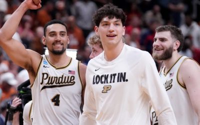 Purdue Boilermakers înving Texas Longhorns într-un meci dramatic în Sweet 16 al March Madness Într-un meci de baschet care a ținut fanii cu sufletul la gură, Purdue Boilermakers a învins Texas Longhorns cu scorul de 79-77, joi seară, în cadrul turneului Sweet 16 al March Madness