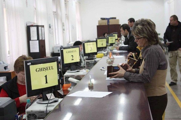 Peste 3.200 de posturi, eliminate anul acesta din administrația Bihor