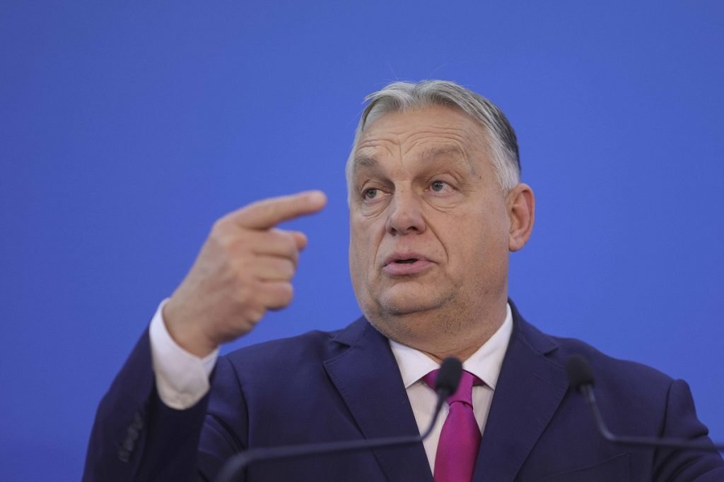 SUA pregătește sancțiuni împotriva oficialilor maghiari implicați în blocarea ajutorului pentru Ucraina Doi senatori americani lucrează la un proiect de lege care ar putea avea consecințe majore pentru oficialii guvernamentali maghiari