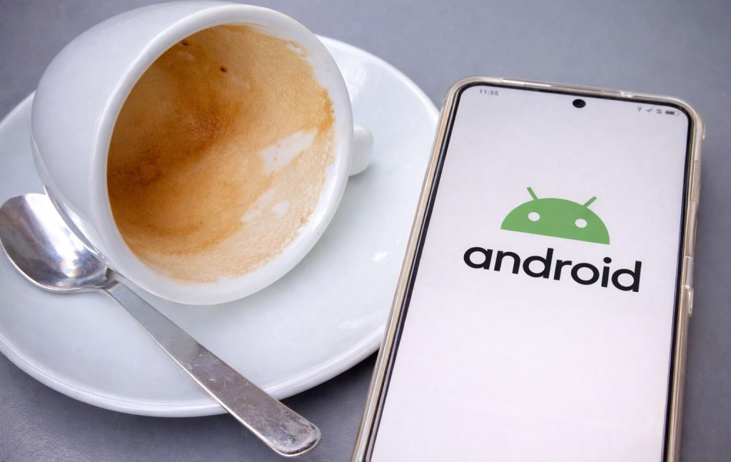 Android schimbă regulile pentru aplicațiile din surse externe, dar păstrează libertatea de instalare Google introduce un nou sistem de securitate pentru utilizatorii de Android care doresc să instaleze aplicații din surse externe, precum fișiere apk descărcate de pe internet