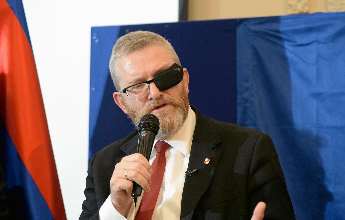 Parlamentul European a ridicat imunitatea deputatului polonez de extremă dreapta Grzegorz Braun, acesta urmând să fie judecat pentru mai multe acuzații penale