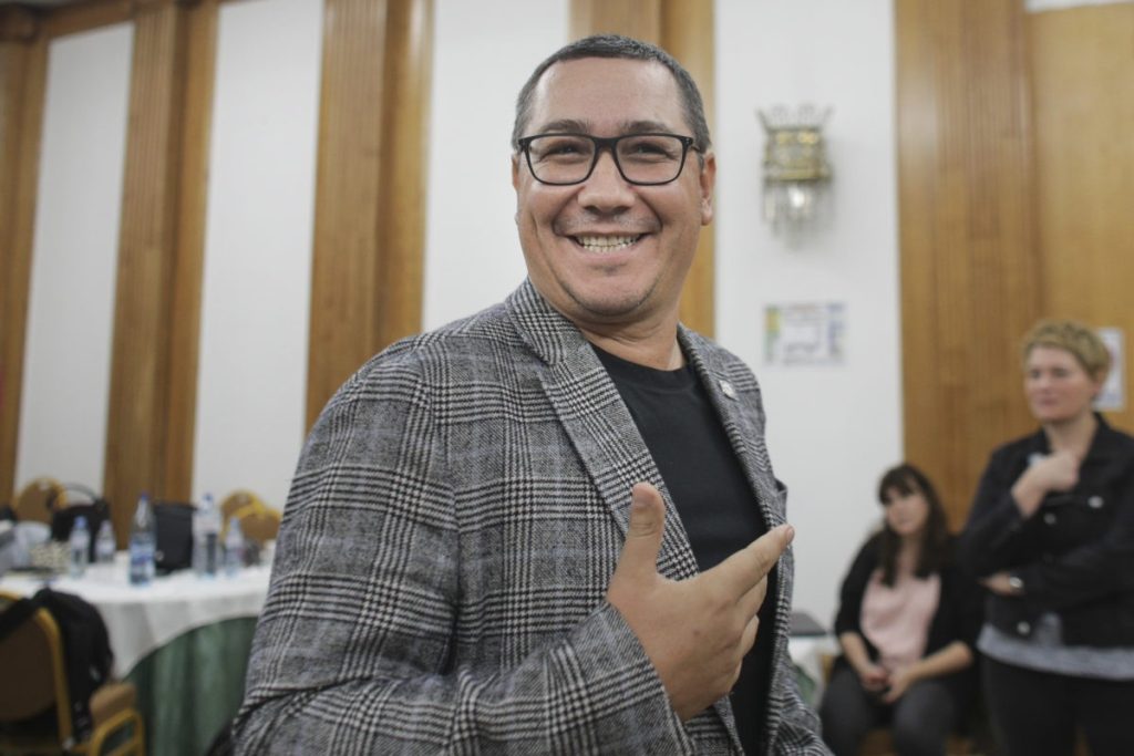 Fritz califică drept „cinică” solicitarea PSD privind controlul la MAE Liderul USR, Dominic Fritz, a criticat dur, luni seară, la Digi24, inițiativa PSD de a solicita trimiterea Corpului de control al premierului la Ministerul Afacerilor Externe (MAE)