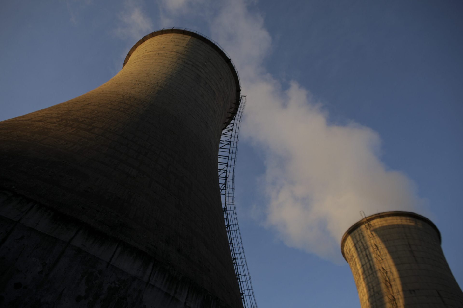ELCEN investește peste 400 de milioane de euro într-o nouă centrală la CET Sud Electrocentrale București (ELCEN) a anunțat deschiderea ofertelor pentru construirea unei noi centrale de cogenerare la CET București Sud