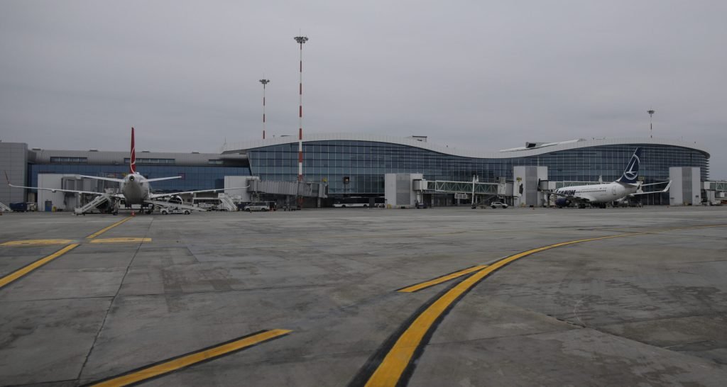 Wizz Air suspendă zborurile București-Dubai până în septembrie 2026 Compania aeriană low-cost Wizz Air suspendă temporar ruta București – Dubai, conform informațiilor din sistemul de rezervări