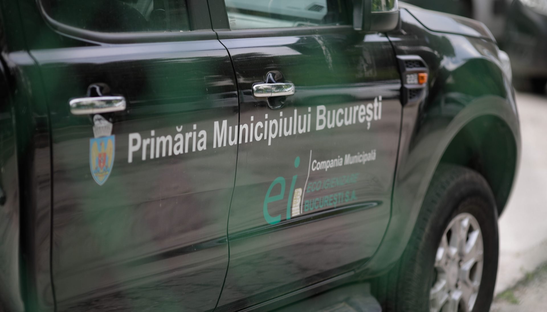 Campanie de dezinsecție și curățenie generală în București: Cum pot beneficia locuitorii? Primăria Municipiului București a demarat o serie de acțiuni de dezinsecție, dezinfecție și deratizare, prin intermediul companiei municipală ECO IGIENIZARE BUCURESTI S.A