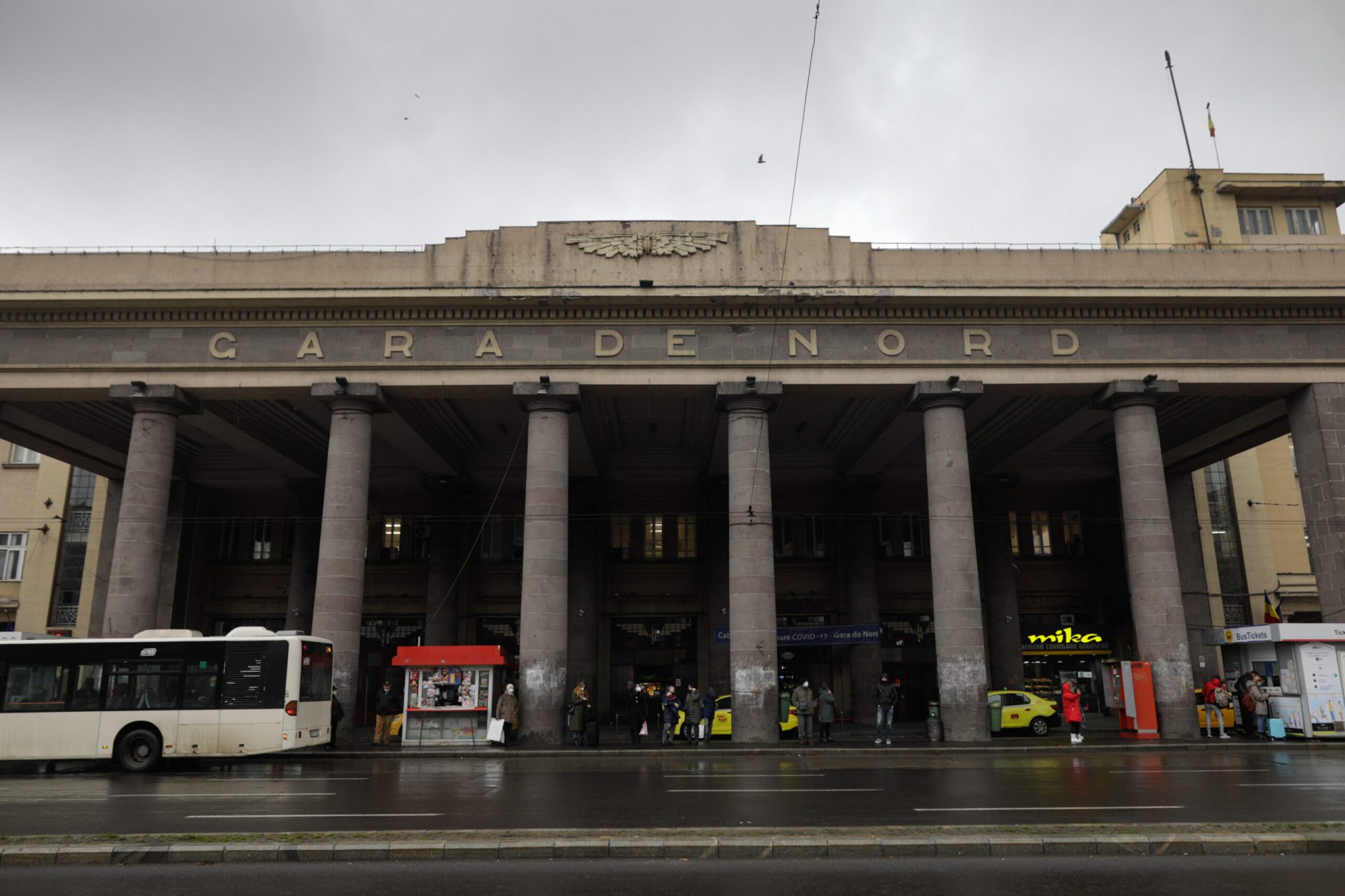 Ancheta Parchetului European la Gara de Nord: Lucrările de Reabilitare, Blocate și Sub Luptă Parchetul European (EPPO) a demarat o anchetă privind lucrările de reabilitare a Gării de Nord din București, proiect finanțat cu fonduri europene