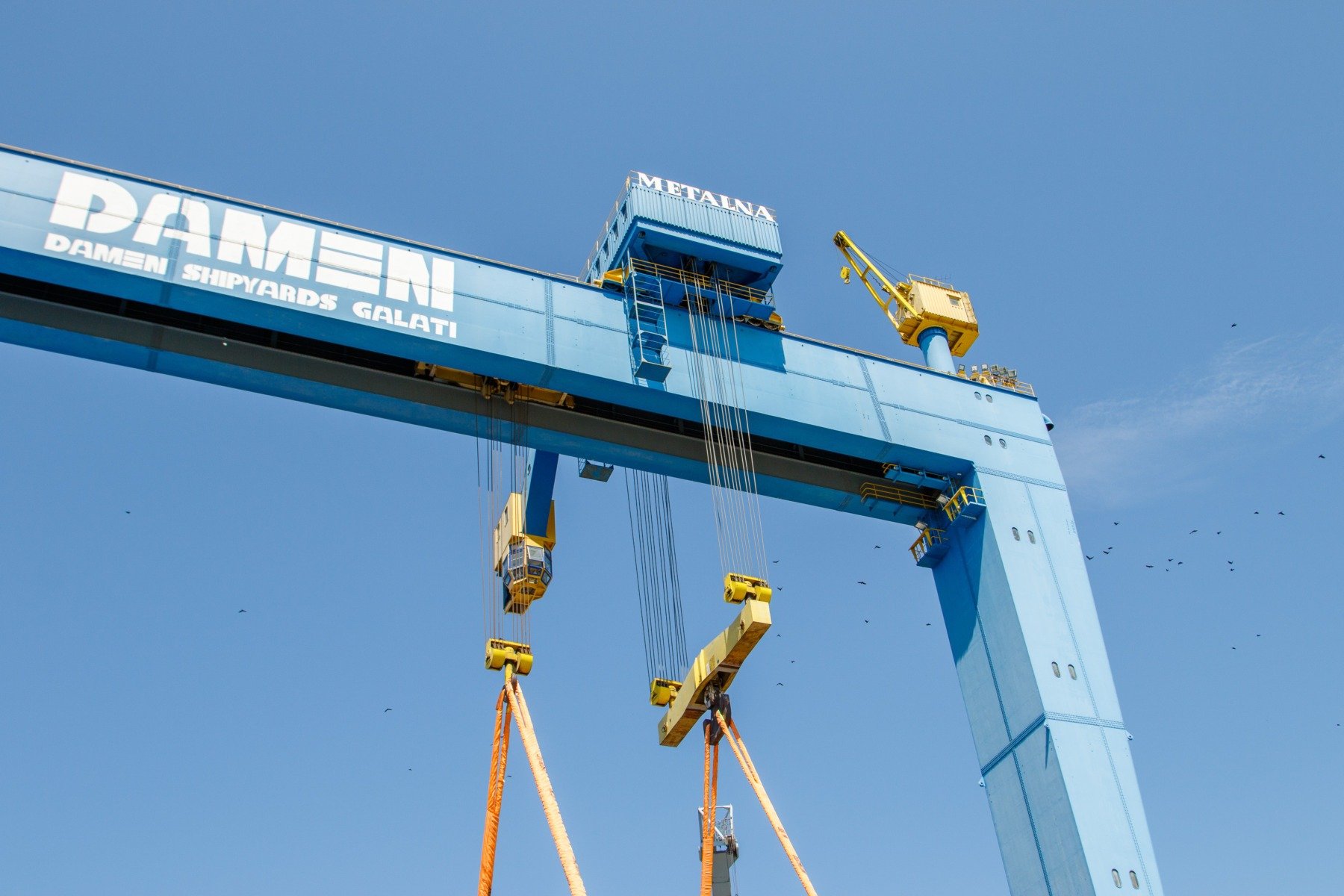 Guvernul asigură plata salariilor la mai multe companii importante până la Paște Guvernul a adoptat marți o hotărâre care vizează plata salariilor angajaților de la Liberty Galați, Liberty Tubular Products Galați, Romaero SA și Damen Shipyards Mangalia