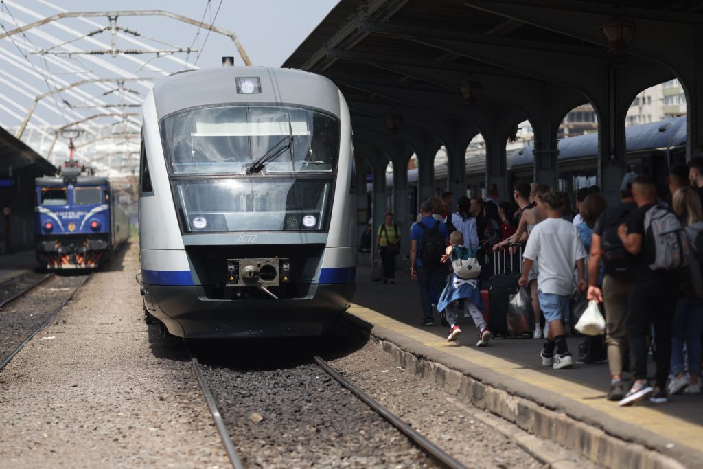 Ora de vară aduce modificări pentru trenurile CFR Călători, începând cu 29 martie 2026 România va trece la ora de vară în noaptea de sâmbătă spre duminică, 29 martie 2026, conform prevederilor legale