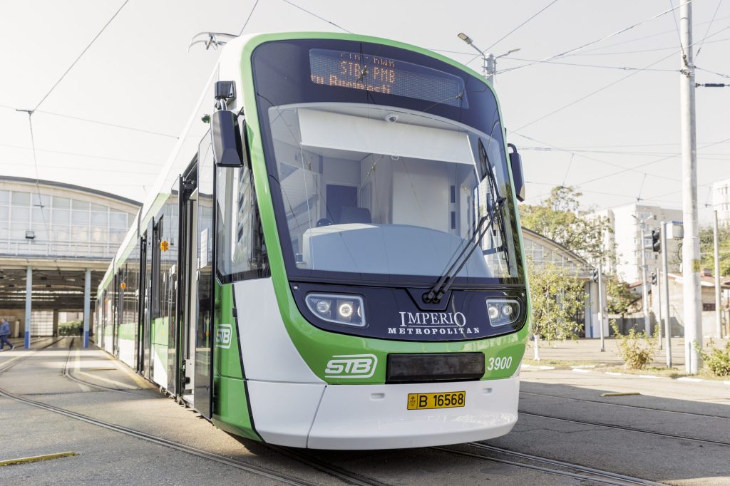 Bucureștiul vrea să cumpere încă 100 de tramvaie noi pentru 2,1 miliarde de lei Primăria Capitalei are în plan să organizeze licitații pentru achiziția a 100 de tramvaie noi de 36 de metri în 2026, conform informațiilor existente