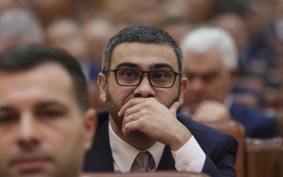 Ajutorul financiar pentru pensionari, întârziat: Prima tranșă, amânată din cauza legislației Pensionarii cu venituri lunare sub 3.000 de lei ar putea întâmpina o amânare în ceea ce privește primirea ajutorului financiar promis