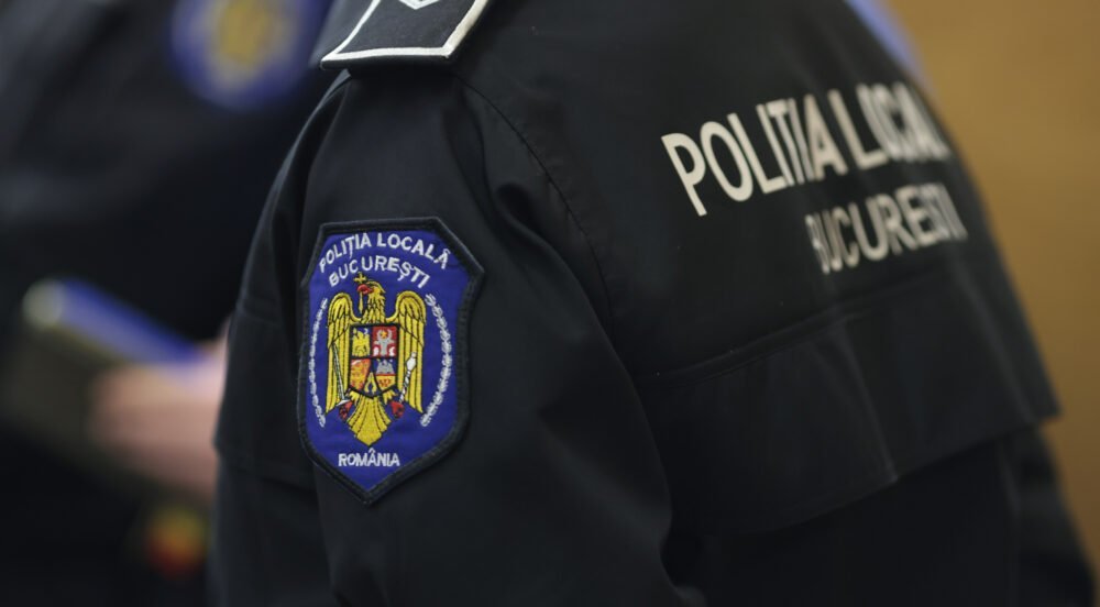 Amenzi pe bandă rulantă în București: Poliția Locală a sancționat mii de șoferi Poliția Locală a Municipiului București a aplicat aproape 6.000 de amenzi în primele două luni ale acestui an, conform datelor oficiale