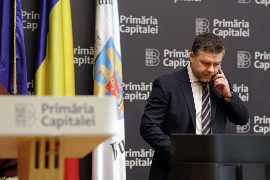 AFI, instituția care ar trebui să ofere locuințe sociale, acuzată că a favorizat persoane influente Administrația Fondului Imobiliar (AFI), subordonată Primăriei Capitalei, este acuzată că nu a respectat regulamentele privind acordarea locuințelor și terenurilor publice, favorizând o clientelă formată din persoane influente sau bogate